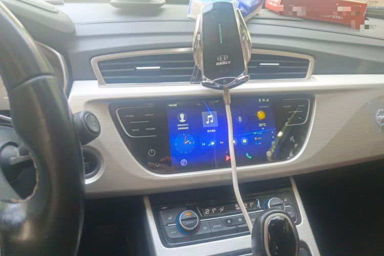 Used Geely Auto Emgrand X7 Sport 2018 1.8TD Automatic All-Wheel-Drive ZhiZun Model with 4G Connectivity Audio And AC Panel