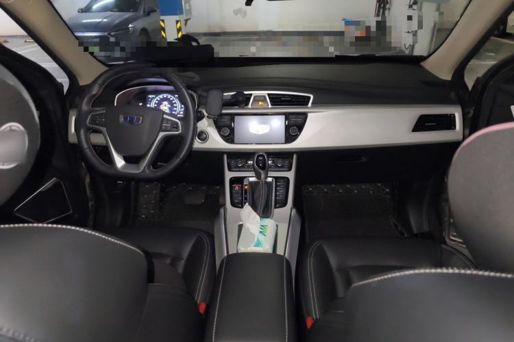 Used Geely Auto Emgrand X7 Sport 2018 1.8TD Automatic Two-Wheel Drive Smart Connect 4G Internet Edition Center Console