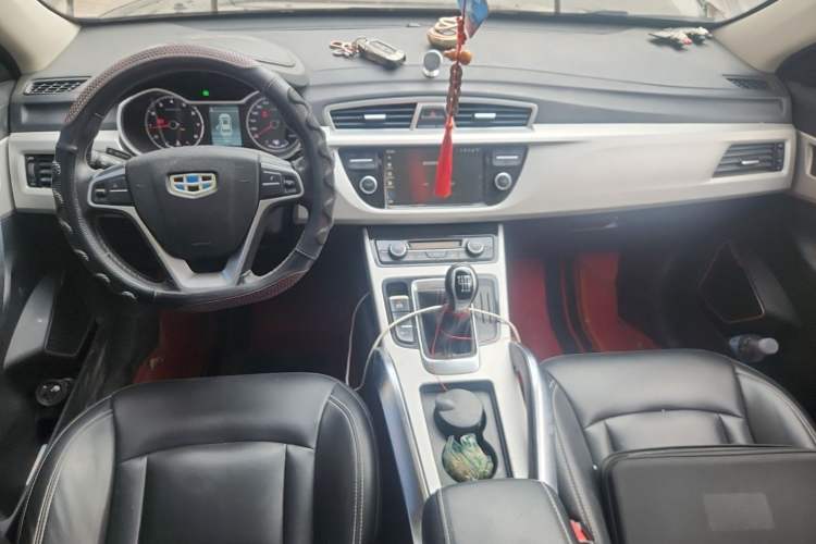 Used Geely Auto Emgrand X7 Sport 2018 2.0L Manual Two-Wheel Drive Zhiya Version Center Console