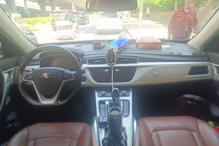 Used Geely Auto Emgrand X7 Sport 2018 1.8TD Automatic All-Wheel-Drive ZhiZun Model with 4G Connectivity Center Console