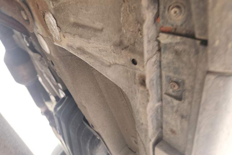 Used Geely Auto Emgrand X7 Sport 2018 2.0L Manual Two-Wheel Drive Zhiya Version Chassis Front Left