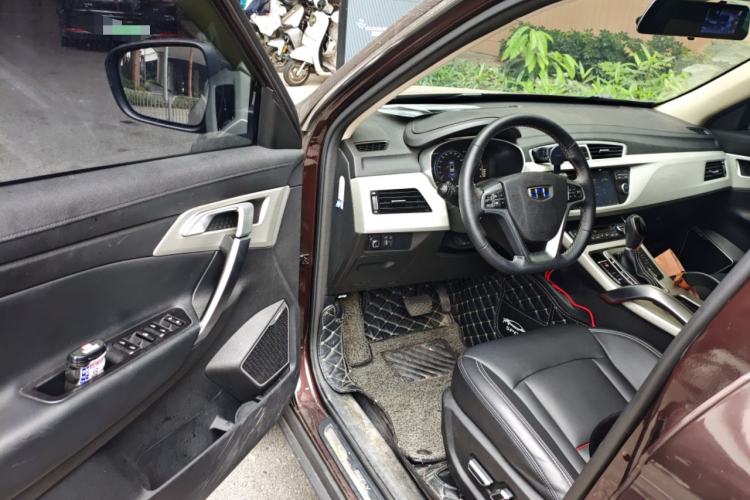 Used Geely Auto Emgrand X7 Sport 2018 1.8TD Automatic Two-Wheel Drive Smart Connect 4G Internet Edition Driver Seat