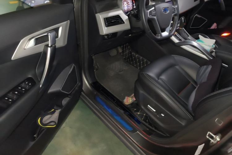 Used Geely Auto Emgrand X7 Sport 2018 1.8TD Automatic Two-Wheel Drive Smart Connect 4G Internet Edition Driver Seat