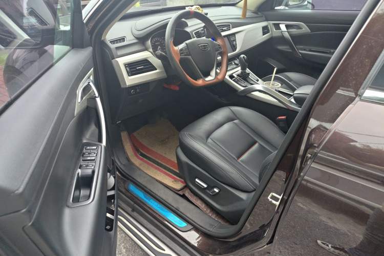 Used Geely Auto Emgrand X7 Sport 2018 1.8TD Automatic Two-Wheel Drive Smart Connect 4G Internet Edition Driver Seat
