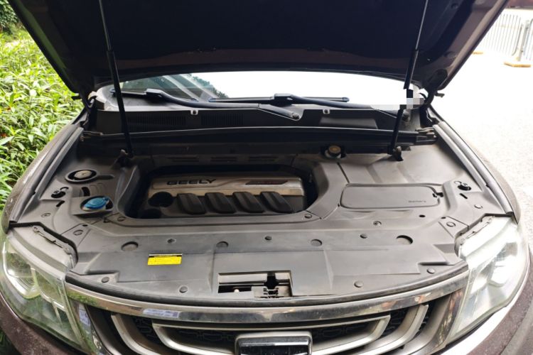 Used Geely Auto Emgrand X7 Sport 2018 1.8TD Automatic Two-Wheel Drive Smart Connect 4G Internet Edition Engine Bay