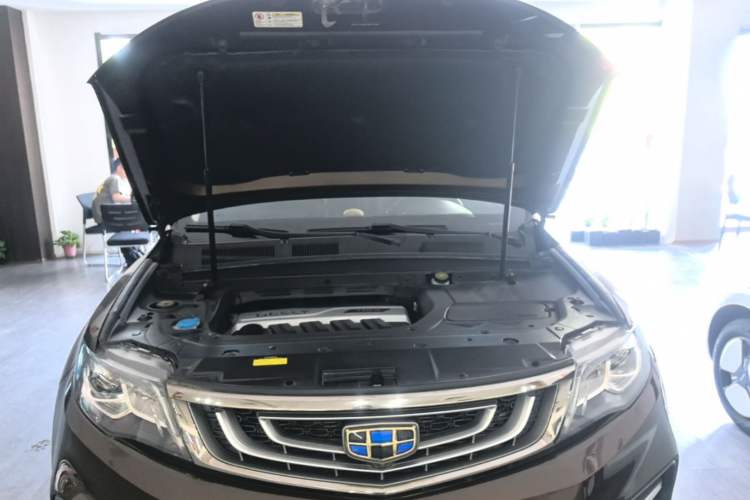 Used Geely Auto Emgrand X7 Sport 2018 1.8TD Automatic Two-Wheel Drive Smart Connect 4G Internet Edition Engine Bay