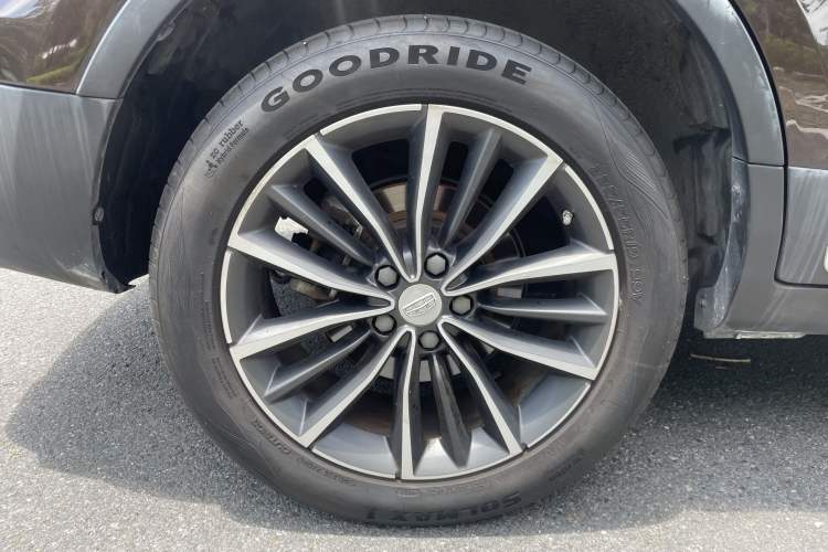 Used Geely Auto Emgrand X7 Sport 2018 1.8TD Automatic Two-Wheel Drive ZhiZun Model with 4G Connectivity Exterior 1