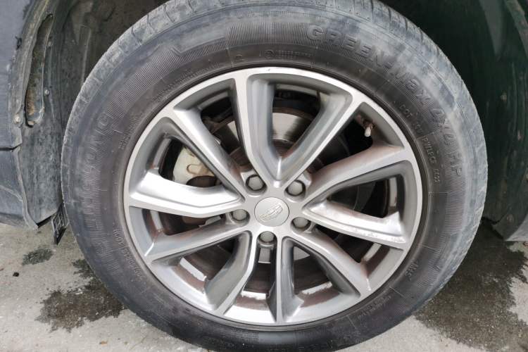 Used Geely Auto Emgrand X7 Sport 2018 1.8TD Automatic Two-Wheel Drive Zhiya Model Exterior 2