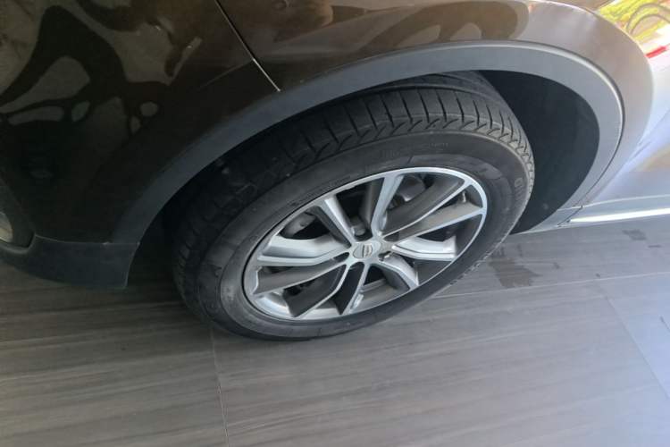 Used Geely Auto Emgrand X7 Sport 2018 1.8TD Automatic Two-Wheel Drive Smart Connect 4G Internet Edition Exterior 4