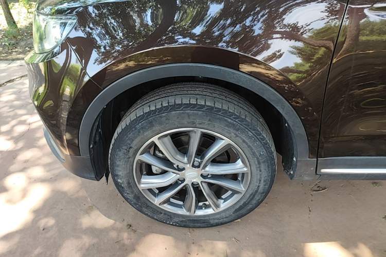 Used Geely Auto Emgrand X7 Sport 2018 2.0L Manual Two-Wheel Drive Zhiya Version Exterior 4