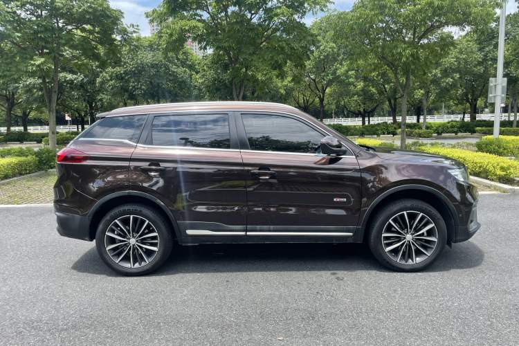 Used Geely Auto Emgrand X7 Sport 2018 1.8TD Automatic Two-Wheel Drive ZhiZun Model with 4G Connectivity Exterior 5