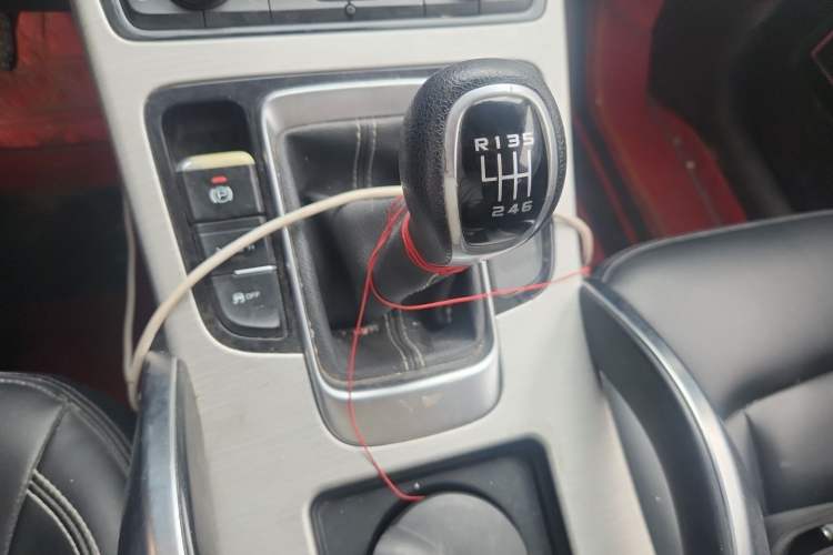 Used Geely Auto Emgrand X7 Sport 2018 2.0L Manual Two-Wheel Drive Zhiya Version Gear Lever