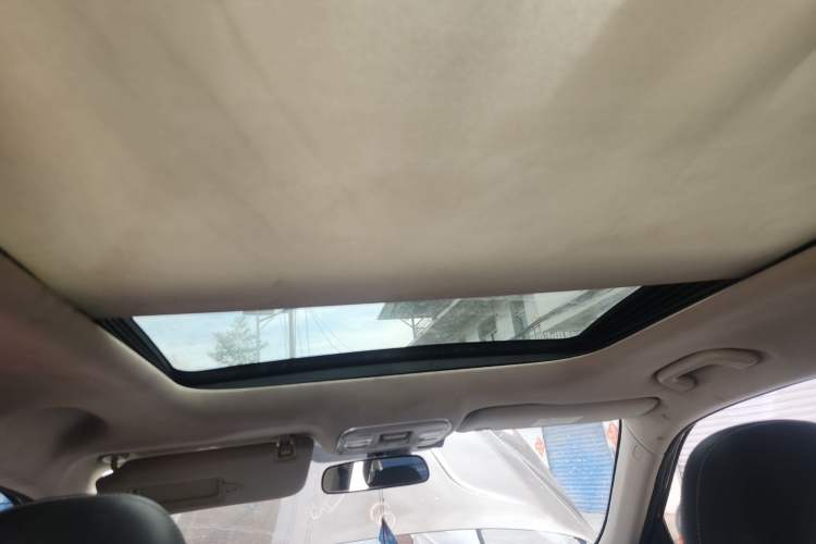 Used Geely Auto Emgrand X7 Sport 2018 2.0L Manual Two-Wheel Drive Zhiya Version Headliner