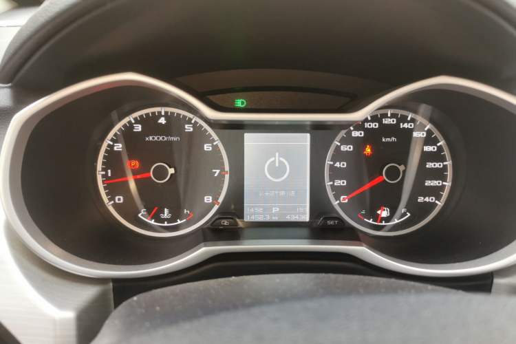 Used Geely Auto Emgrand X7 Sport 2018 1.8TD Automatic Two-Wheel Drive Zhiya Model Instrument Cluster