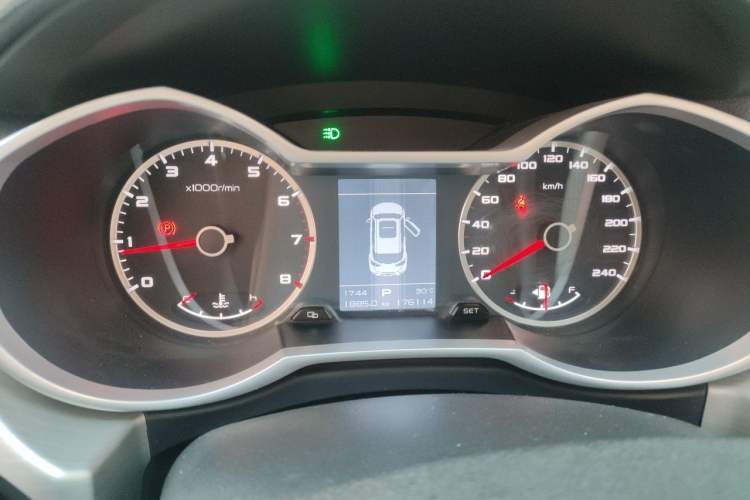 Used Geely Auto Emgrand X7 Sport 2018 1.8TD Automatic Two-Wheel Drive Zhiya Model Instrument Cluster