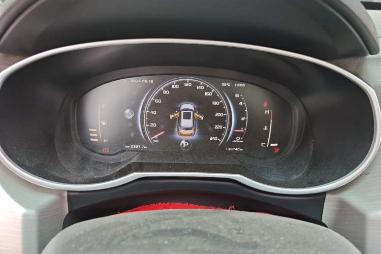 Used Geely Auto Emgrand X7 Sport 2018 1.8TD Automatic Two-Wheel Drive ZhiZun Model with 4G Connectivity Instrument Cluster