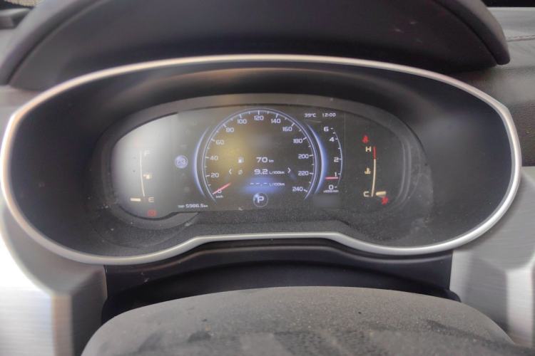 Used Geely Auto Emgrand X7 Sport 2018 1.8TD Automatic Two-Wheel Drive Smart Connect 4G Internet Edition Instrument Cluster