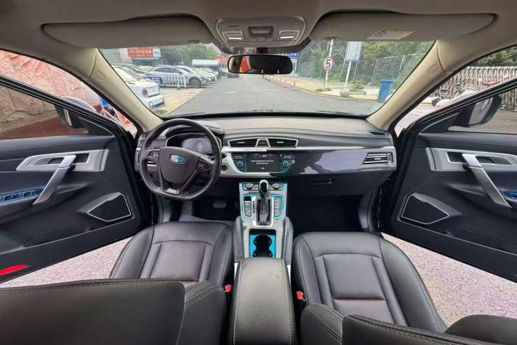 Used Geely Auto Emgrand X7 Sport 2018 1.8TD Automatic Two-Wheel Drive Smart Connect 4G Internet Edition Interior 1