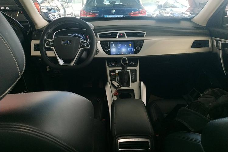Used Geely Auto Emgrand X7 Sport 2018 1.8TD Automatic Two-Wheel Drive Smart Connect 4G Internet Edition Interior 2