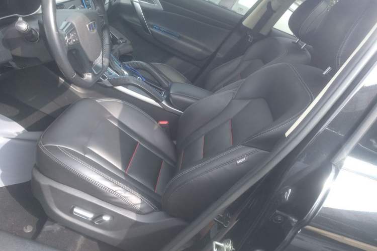 Used Geely Auto Emgrand X7 Sport 2018 1.8TD Automatic Two-Wheel Drive Smart Connect 4G Internet Edition Interior 3