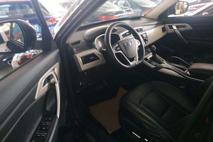 Used Geely Auto Emgrand X7 Sport 2018 1.8TD Automatic Two-Wheel Drive Smart Connect 4G Internet Edition Interior 3
