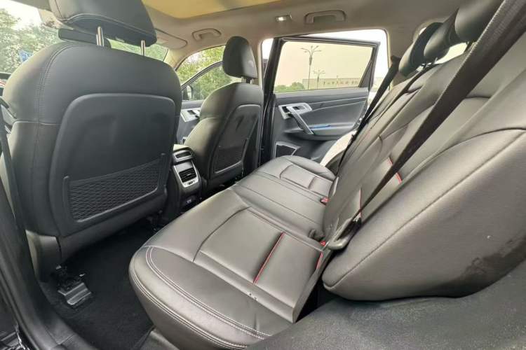 Used Geely Auto Emgrand X7 Sport 2018 1.8TD Automatic Two-Wheel Drive Smart Connect 4G Internet Edition Interior 4