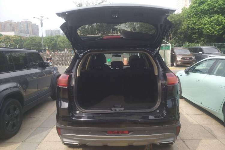 Used Geely Auto Emgrand X7 Sport 2018 1.8TD Automatic Two-Wheel Drive Smart Connect 4G Internet Edition Interior 5