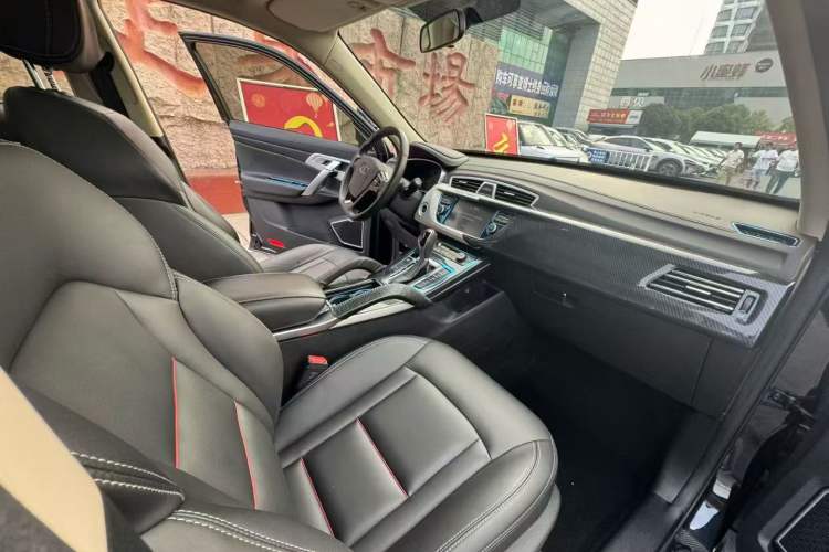 Used Geely Auto Emgrand X7 Sport 2018 1.8TD Automatic Two-Wheel Drive Smart Connect 4G Internet Edition Interior 6