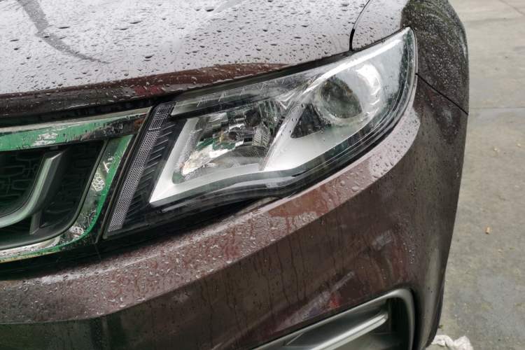 Used Geely Auto Emgrand X7 Sport 2018 1.8TD Automatic Two-Wheel Drive Zhiya Model Left Front Headlight