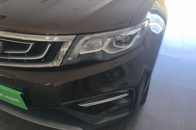 Used Geely Auto Emgrand X7 Sport 2018 1.8TD Automatic Two-Wheel Drive Smart Connect 4G Internet Edition Left Front Headlight