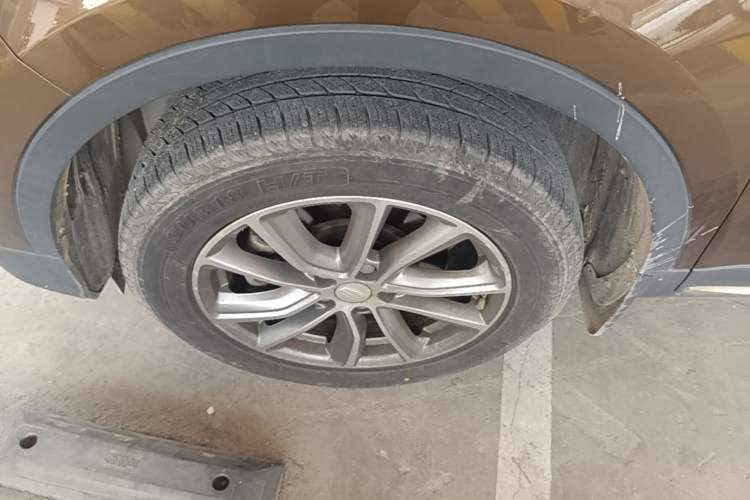 Used Geely Auto Emgrand X7 Sport 2018 1.8TD Automatic Two-Wheel Drive Smart 4G Connected Version Left Front Wheel Hub