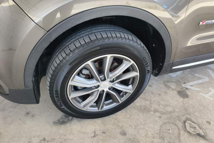 Used Geely Auto Emgrand X7 Sport 2018 1.8TD Automatic Two-Wheel Drive Smart Connect 4G Internet Edition Left Front Wheel Hub