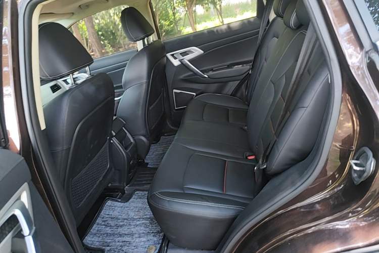 Used Geely Auto Emgrand X7 Sport 2018 2.0L Manual Two-Wheel Drive Zhiya Version Left Rear Seat