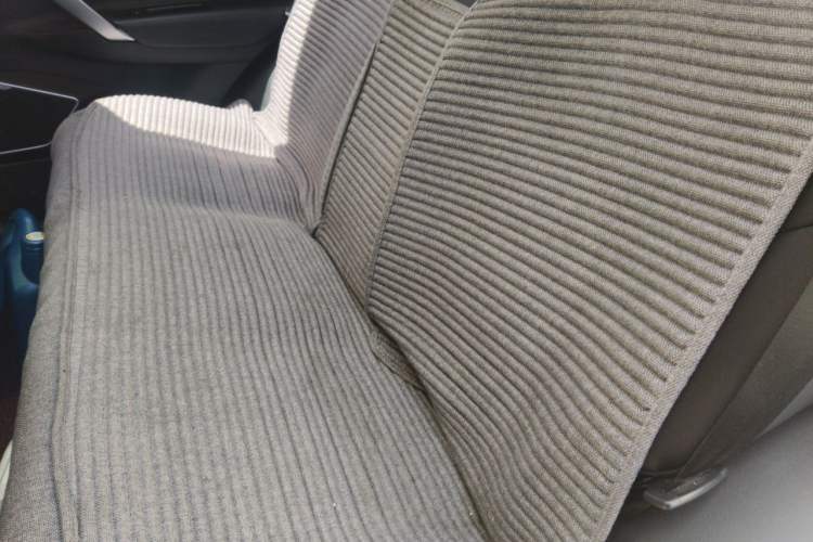 Used Geely Auto Emgrand X7 Sport 2018 2.0L Manual Two-Wheel Drive Zhiya Version Left Rear Seat