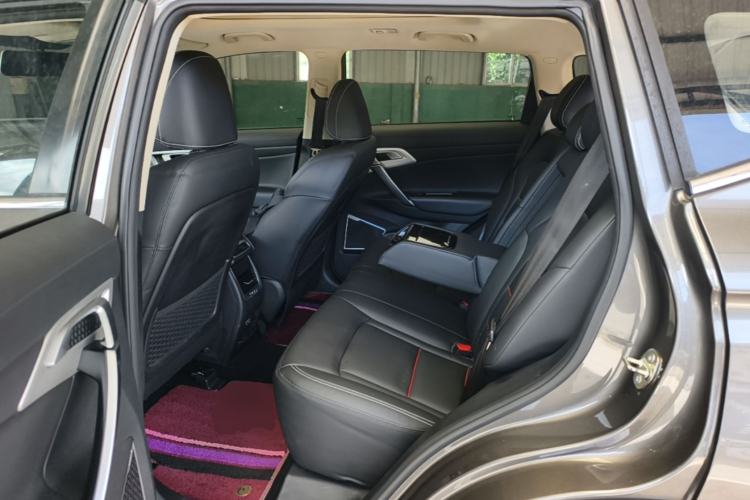 Used Geely Auto Emgrand X7 Sport 2018 1.8TD Automatic Two-Wheel Drive Smart Connect 4G Internet Edition Left Rear Seat