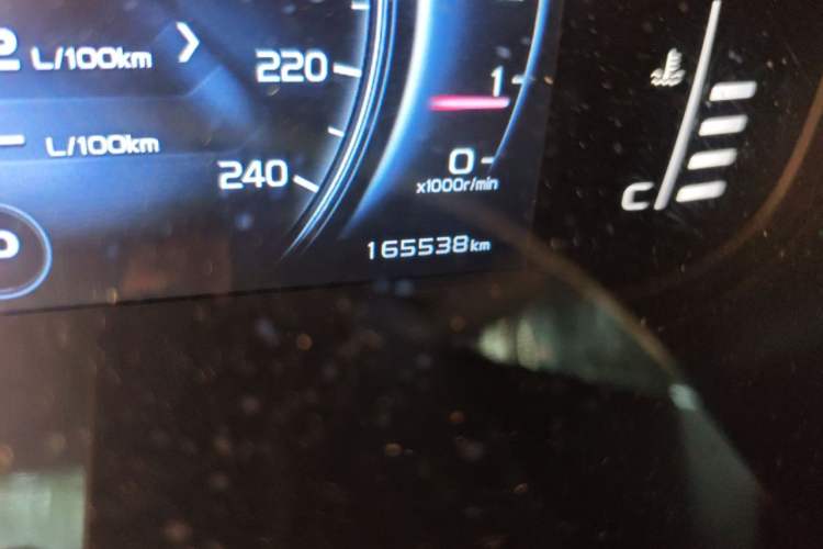 Used Geely Auto Emgrand X7 Sport 2018 1.8TD Automatic Two-Wheel Drive Smart Connect 4G Internet Edition Odometer Close Up