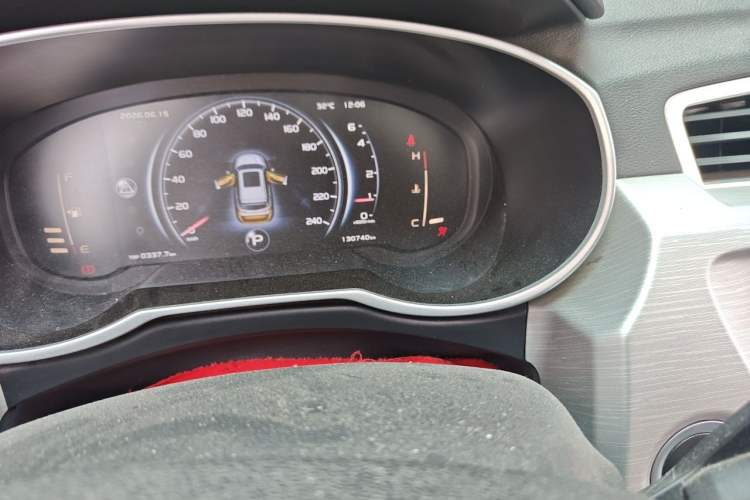 Used Geely Auto Emgrand X7 Sport 2018 1.8TD Automatic Two-Wheel Drive ZhiZun Model with 4G Connectivity Odometer Close Up