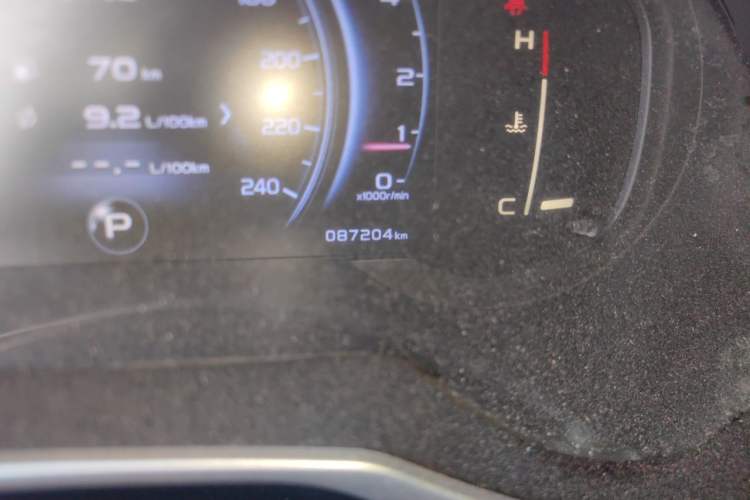 Used Geely Auto Emgrand X7 Sport 2018 1.8TD Automatic Two-Wheel Drive Smart Connect 4G Internet Edition Odometer Close Up