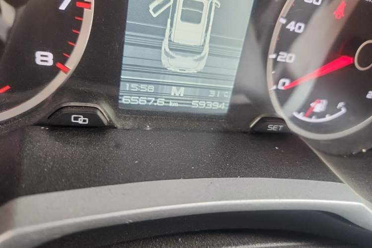 Used Geely Auto Emgrand X7 Sport 2018 2.0L Manual Two-Wheel Drive Zhiya Version Odometer Close Up