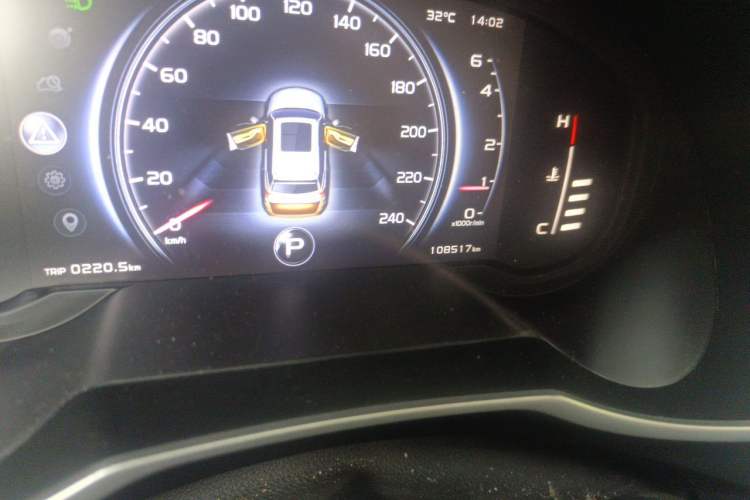 Used Geely Auto Emgrand X7 Sport 2018 1.8TD Automatic All-Wheel-Drive ZhiZun Model with 4G Connectivity Odometer Close Up