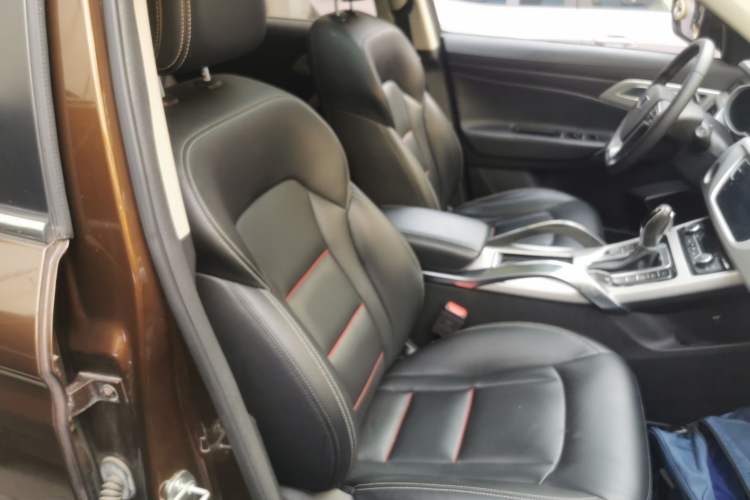Used Geely Auto Emgrand X7 Sport 2018 1.8TD Automatic Two-Wheel Drive Zhiya Model Right Front Seat