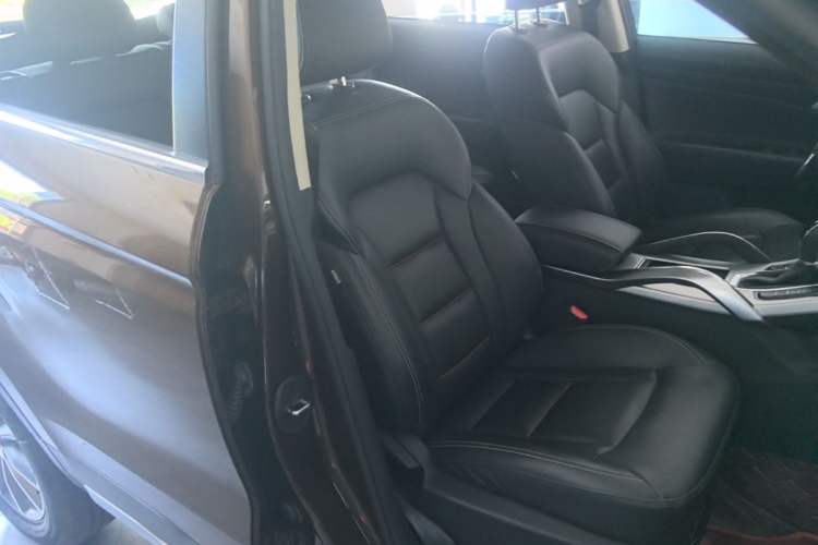 Used Geely Auto Emgrand X7 Sport 2018 1.8TD Automatic Two-Wheel Drive Smart Connect 4G Internet Edition Right Front Seat