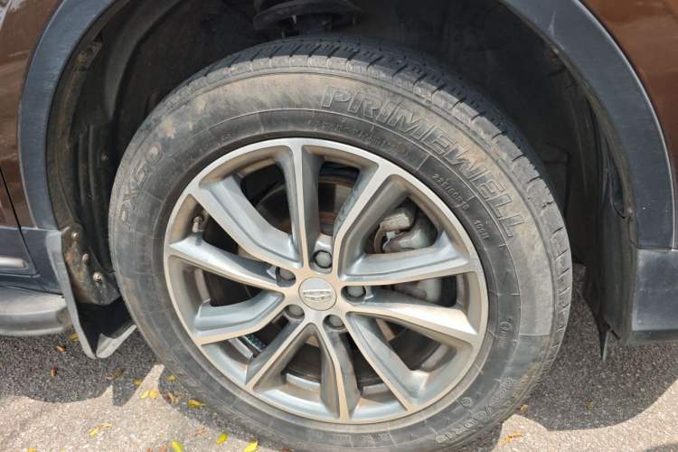 Used Geely Auto Emgrand X7 Sport 2018 1.8TD Automatic Two-Wheel Drive Smart Connect 4G Internet Edition Right Front Wheel Hub