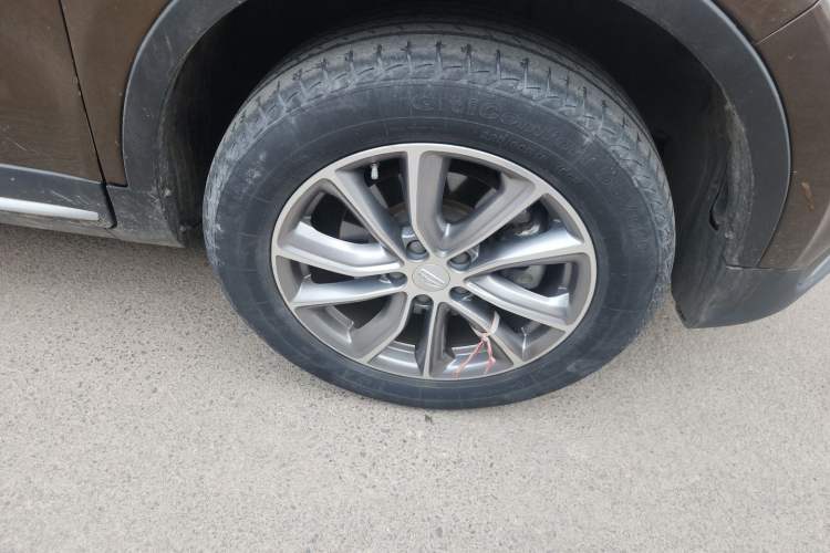 Used Geely Auto Emgrand X7 Sport 2018 2.0L Manual Two-Wheel Drive Zhiya Version Right Front Wheel Hub