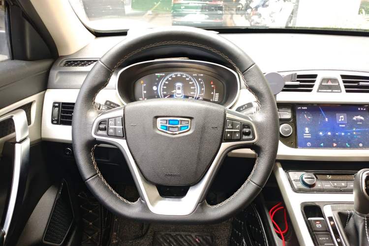 Used Geely Auto Emgrand X7 Sport 2018 1.8TD Automatic Two-Wheel Drive Smart Connect 4G Internet Edition Steering Wheel