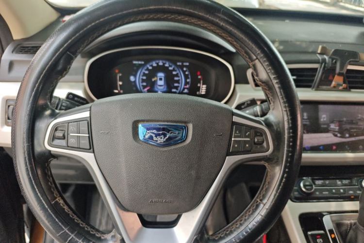 Used Geely Auto Emgrand X7 Sport 2018 1.8TD Automatic Two-Wheel Drive Smart Connect 4G Internet Edition Steering Wheel