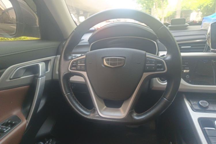 Used Geely Auto Emgrand X7 Sport 2018 1.8TD Automatic All-Wheel-Drive ZhiZun Model with 4G Connectivity Steering Wheel