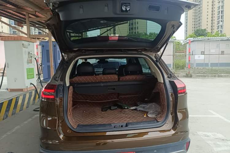 Used Geely Auto Emgrand X7 Sport 2018 1.8TD Automatic Two-Wheel Drive Smart 4G Connected Version Trunk