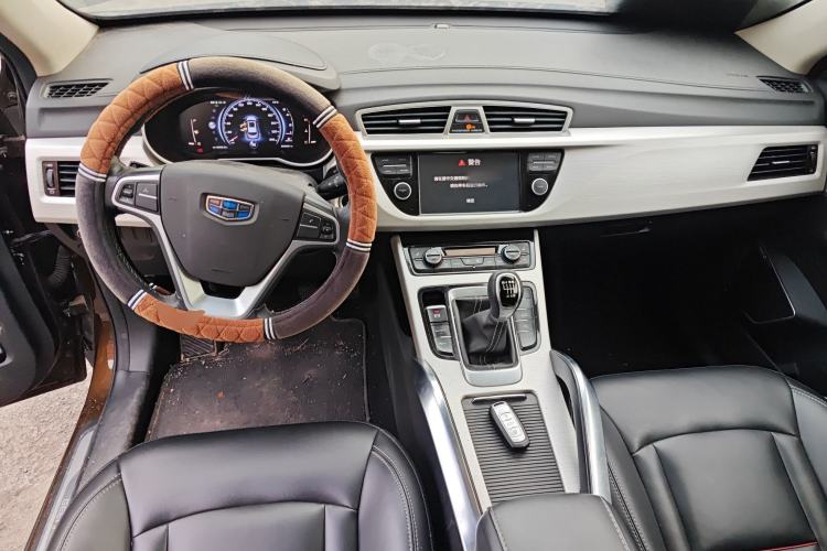 Used Geely Auto Emgrand X7 Sport 2018 1.8TD Manual Two-Wheel Drive Smart Connect 4G Internet Edition Center Console