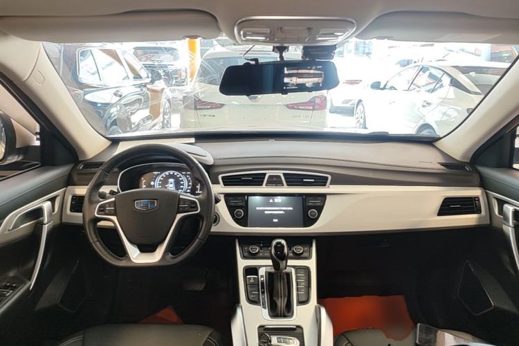 Used Geely Auto Emgrand X7 Sport 2018 1.8TD Automatic Two-Wheel Drive Smart Connect 4G Internet Edition Center Console